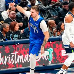 Luka Dončić na sinočnji tekmi pred poškodbo (DALLAS MAVERICKS/FACEBOOK)