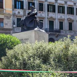 Bronast kip ponovno kraljuje nad Trgom san Giovanni
