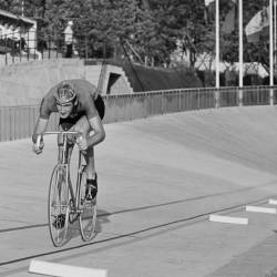 Goriški kolesar Jurij Uršič na velodromu v Tokiu leta 1964 (Keystone/Hulton Archive/Getty Images)