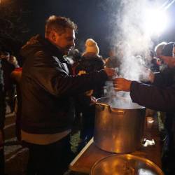 Človekoljubna baklada spet povezala Štandrež in Vrtojbo