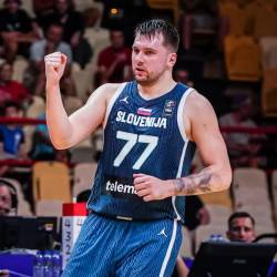 Luka Dončić je na drugi zaporedni tekmi dosegel trojni dvojček (FIBA.BASKETBALL)