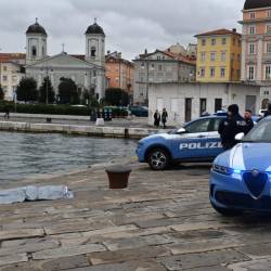 Policija na pomolu Audace (FOTODAMJ@N)