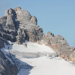 Himna Štajerske je poimenovana po gorskem masivu Dachstein, ki se nahaja na meji s Salzburgom