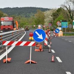 Promet po sesljanskem nadvozu ne bo stekel v ponedeljek, pač pa enkrat v prihodnjem tednu (FOTODAMJ@N)