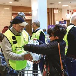 Sobotna dobrodelna zbiralna akcija (LUCA TEDESCHI/FOTODAMJ@N)