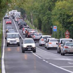 Marsikje v Trstu so vrste avtomobilov vsakdanji prizor (FOTODAMJ@N)