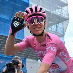 V svojem zmagovitem pohodu na rožnato majico je Tadej Pogačar osvojil kar šest etapnih zmag (ANSA)