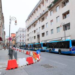 Avtobusi prevoznega podjetja Trieste Trasporti, fotografija je simbolična (ARHIV)