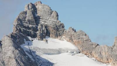 Himna Štajerske je poimenovana po gorskem masivu Dachstein, ki se nahaja na meji s Salzburgom