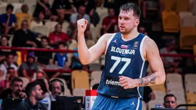 Luka Dončić je na drugi zaporedni tekmi dosegel trojni dvojček (FIBA.BASKETBALL)