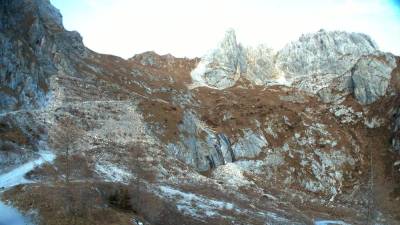 Plodn, zavetišče Calvi (2164 m) danes (SPLETNA KAMERA METEOMONT)