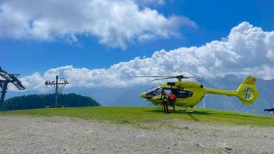 Ponesrečenko so reševali s helikopterjem