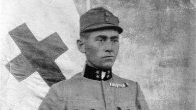 Vojaški zdravnik Isaak A. Barasch je umrl za posledicami španske gripe leta 1918, ko je bil star 33 let (FOTOGRAFIJE IZ KNJIGE)