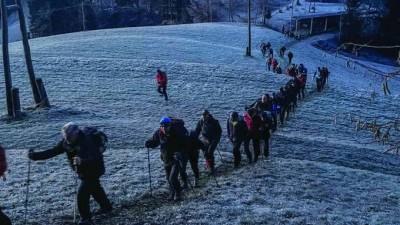 Pohodniki so ponoči premagali kar 30 kilometrov in 1400 »višincev«