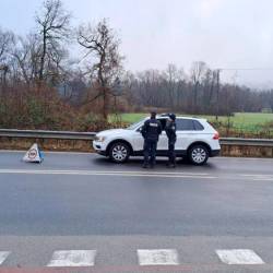 Policisti na kraju dogodka (TV SLOVENIJA/MMC RTVSLO)