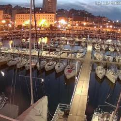 Pogled na Trst s pomola Sartorio (SPLETNA KAMERA YACHT CLUB ADRIACO)