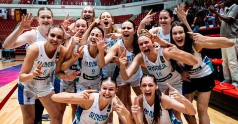 Basquetebolistas sub-18 eslovenos são campeões europeus