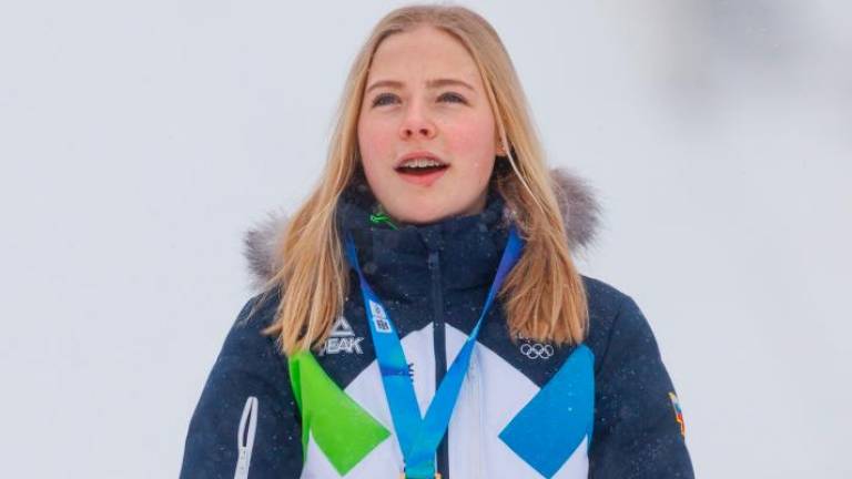 Smučarska skakalka Taja Bodlaj osvojila zlato na mladinskih OI