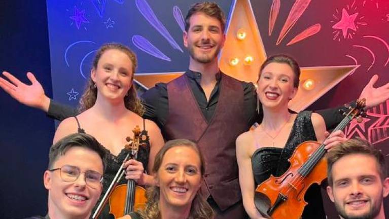 Slovenija ima talent s tržaško violinistko in harmonikarjema