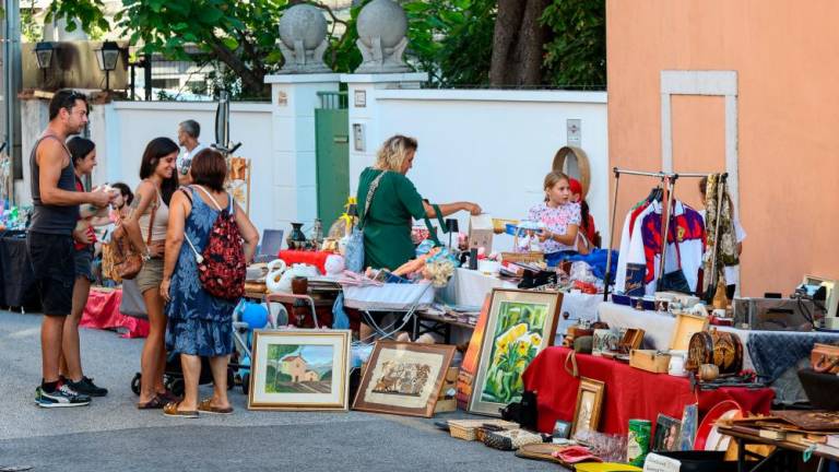 Škedenj pod zvezdami poskrbel za dobro voljo