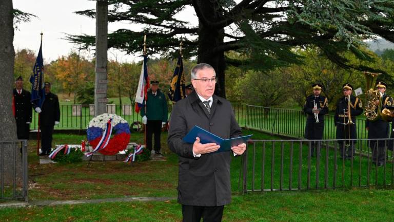 Delegacije RS polagale vence na spomenike, grobnice in obeležja padlim na Tržaškem