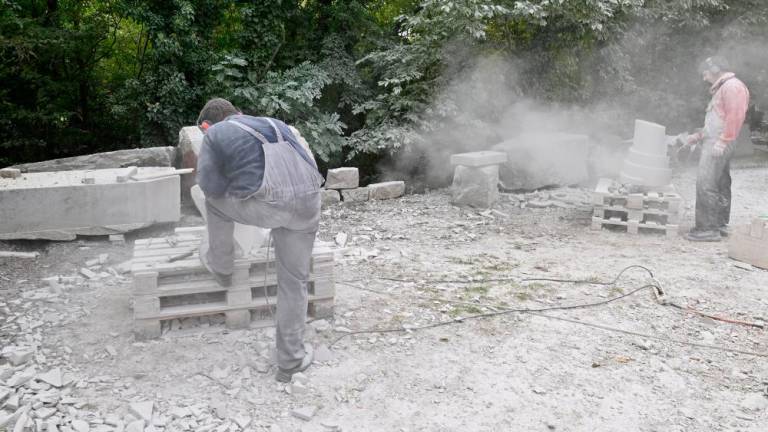 Iz blokov nabrežinskega kamna so nastale umetnine