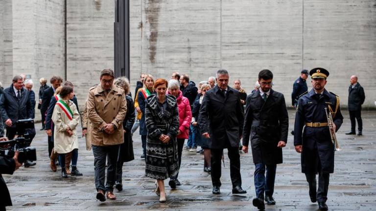 Delegacije RS polagale vence na spomenike, grobnice in obeležja padlim na Tržaškem