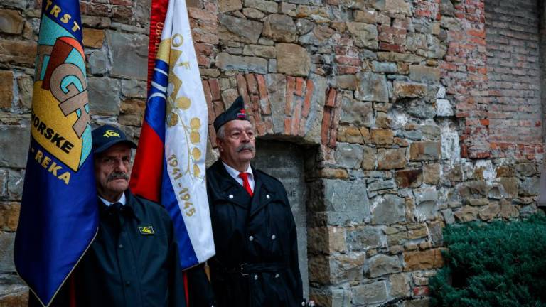 Delegacije RS polagale vence na spomenike, grobnice in obeležja padlim na Tržaškem