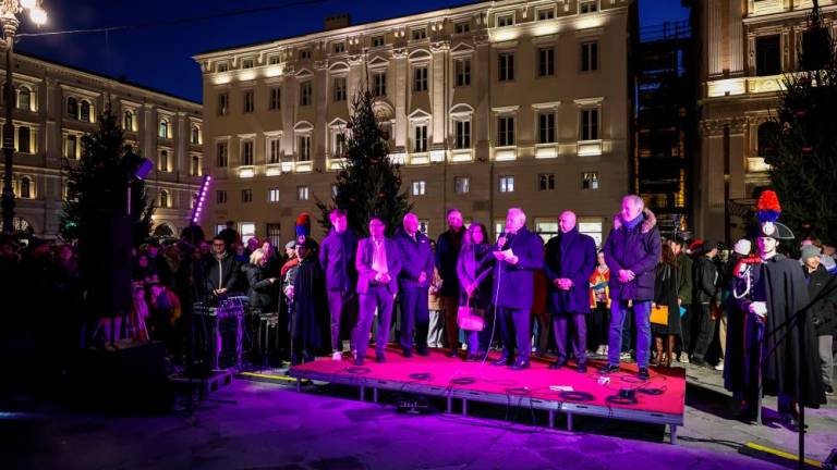 Lučke in repatica za uvod v praznično vzdušje (foto)