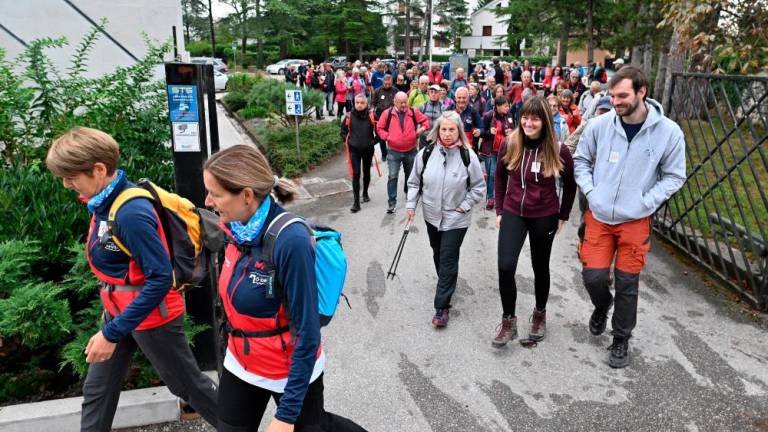 Več kot 180 članov peš z Opčin do Križa