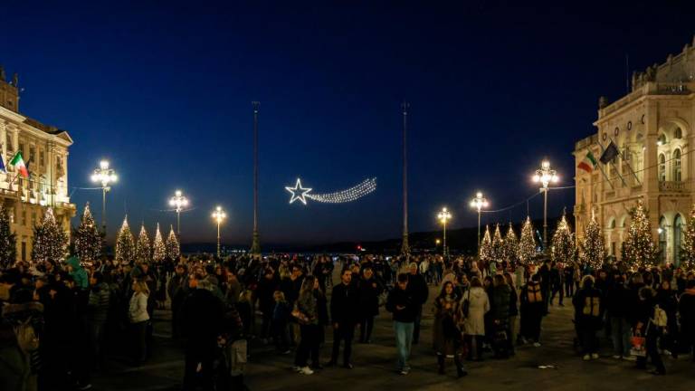 Lučke in repatica za uvod v praznično vzdušje (foto)