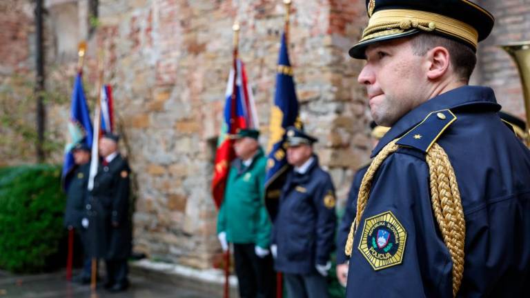 Delegacije RS polagale vence na spomenike, grobnice in obeležja padlim na Tržaškem