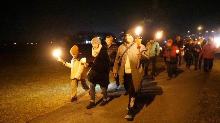 Človekoljubna baklada spet povezala Štandrež in Vrtojbo