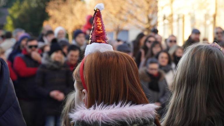 Pričakovanje praznikov v znamenju lepih misli in želja