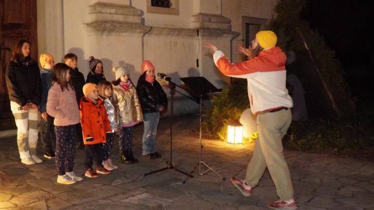 Pričakovanje praznikov v znamenju lepih misli in želja