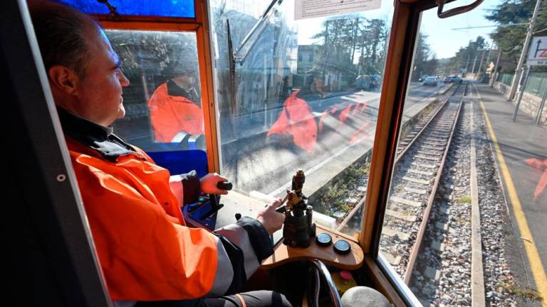 Ansfisa prižgala zeleno luč, tramvaj od jutri poskusno na tirih (video)