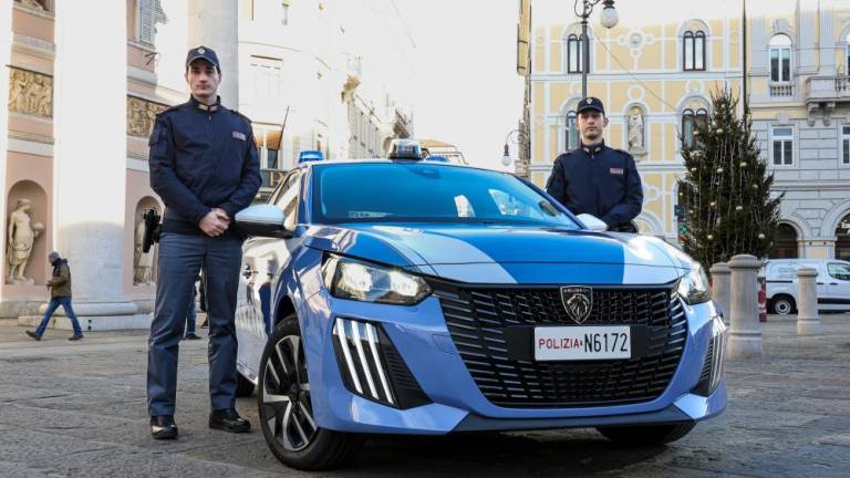 Tržaška policija ima prvi električni avtomobil