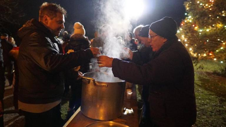 Človekoljubna baklada spet povezala Štandrež in Vrtojbo