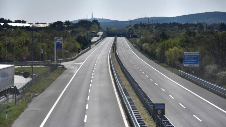 Zapora avtoceste med San Stinom in Latisano