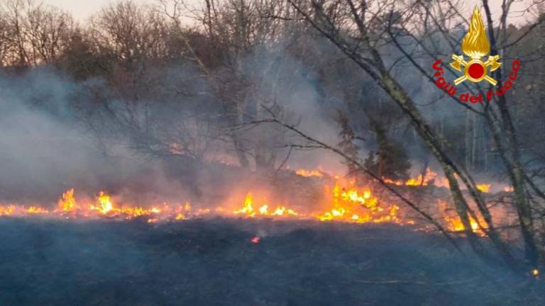 Ob močni burji poleg običajnih težav tudi požar