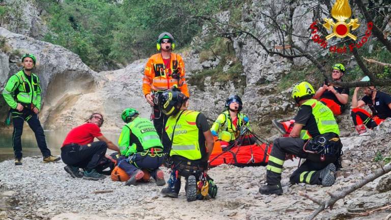 Poškodovanega mladeniča v Dolini Glinščice reševali s helikopterjem