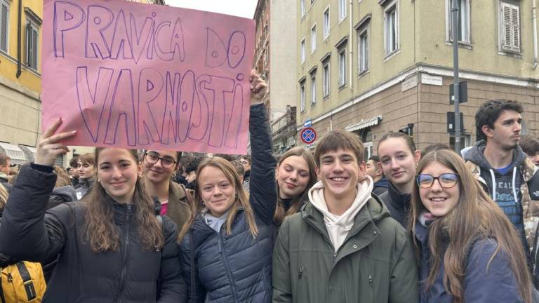 Na Prešernu azbest, na Slomšku plesniva stranišča