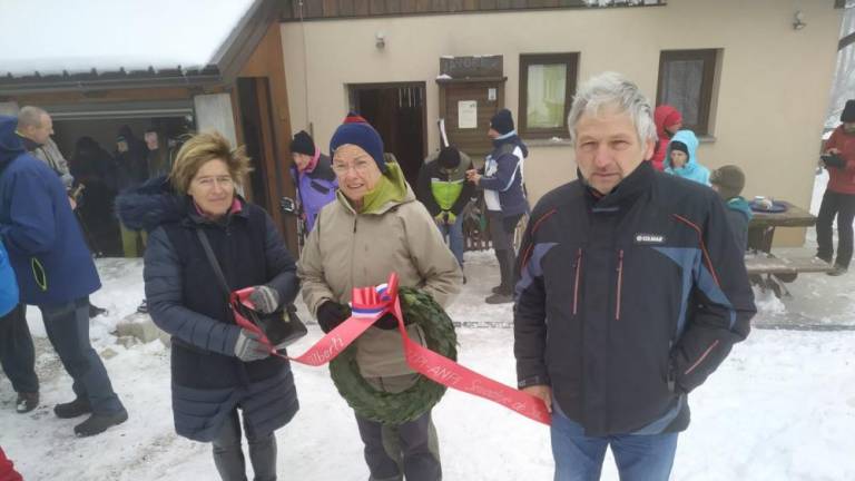 Na Javorniku so se spomnili dveh mladih deklet iz Sovodenj