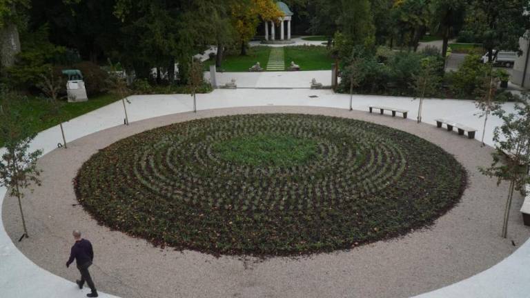 Park mestne hiše lepši in dostopnejši