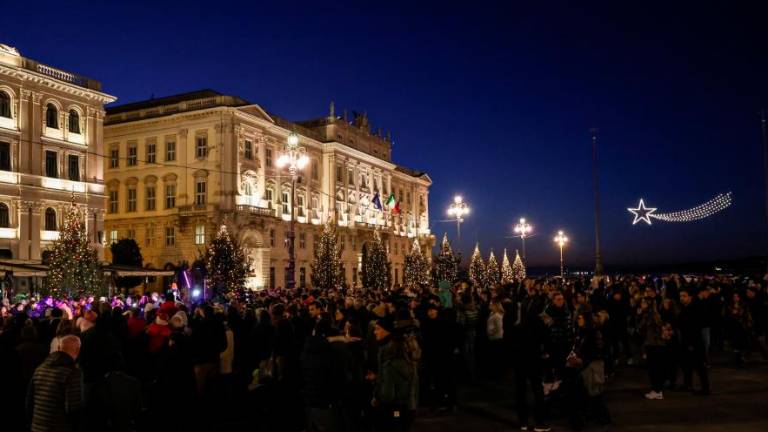 Lučke in repatica za uvod v praznično vzdušje (foto)