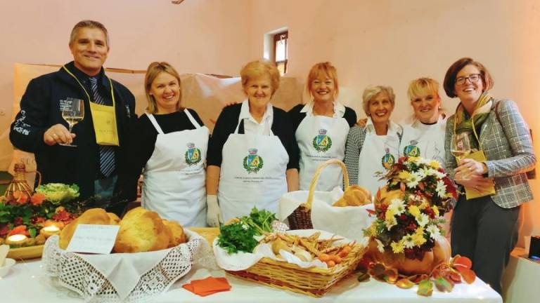 Števerjanske kuharice prejele pohvale ministrice