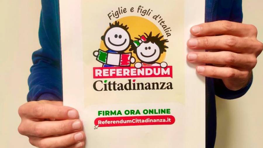 Referendum predlaga, da bi za državljanstvo bilo mogoče zaprositi po 5 letih bivanja v Italiji