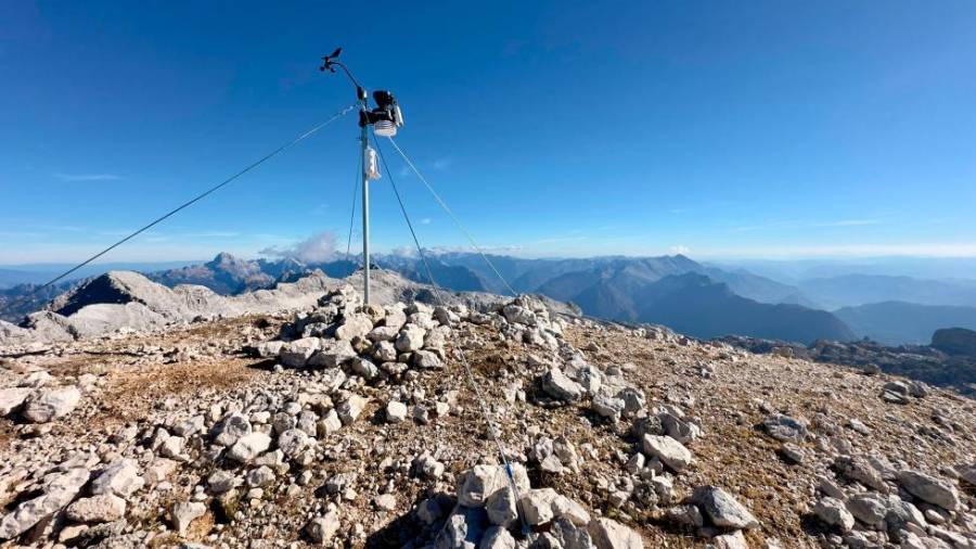 Najvišje stoječa meteorološka postaja v Julijskih Alpah na Malem Kaninu (SMAA)