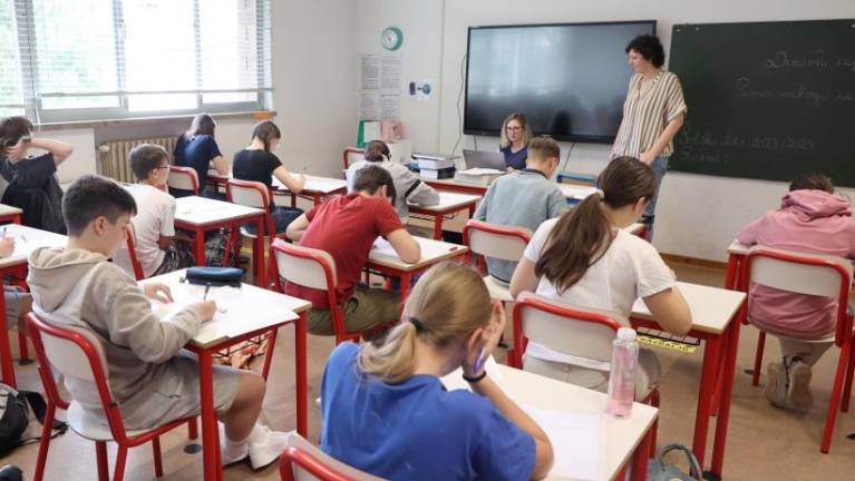 Na slovenskih šolah v Gorici in Dobordobu reševali prvo pisno nalogo